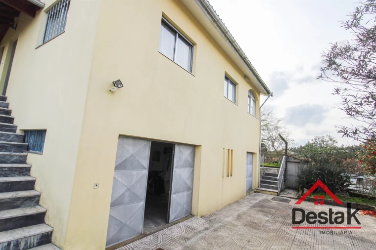 Moradia T3 para Venda em Arcozelo das Maias Foto 4