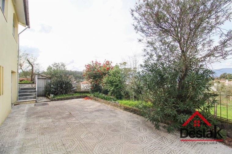 Moradia T3 para Venda em Arcozelo das Maias Foto 25