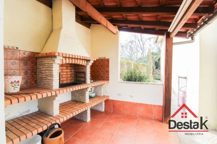 Moradia T3 para Venda em Arcozelo das Maias Foto 6