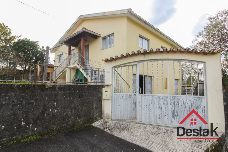 Moradia T3 para Venda em Arcozelo das Maias Foto 3