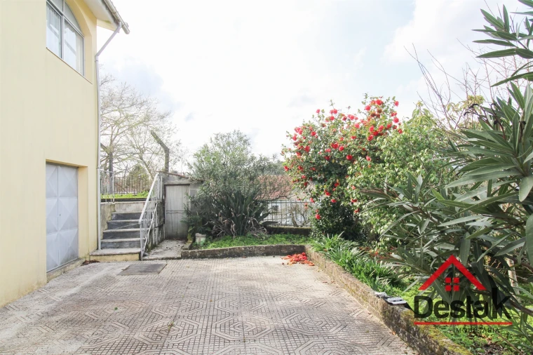 Moradia T3 para Venda em Arcozelo das Maias Foto 7