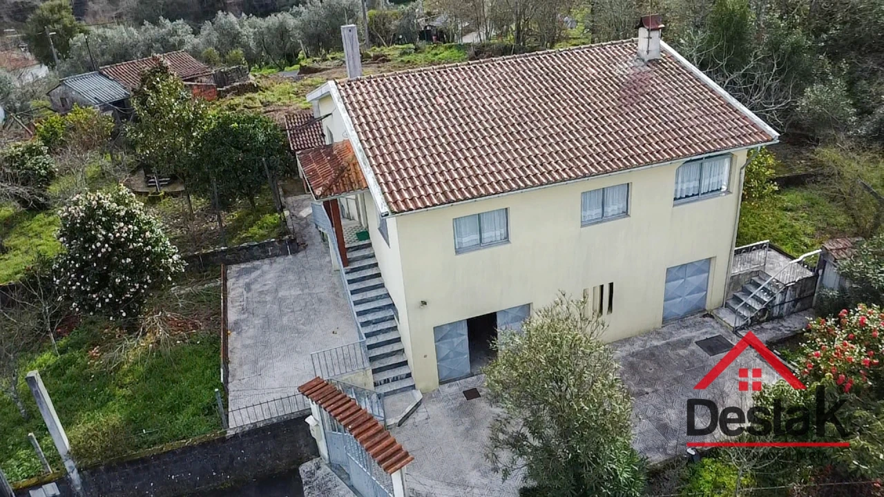 Moradia T3 para Venda em Arcozelo das Maias Foto 37