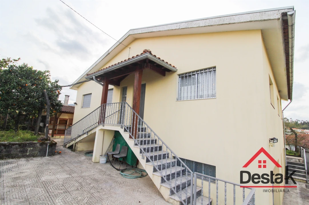 Moradia T3 para Venda em Arcozelo das Maias Foto 1