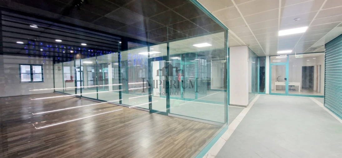 Loja para Arrendamento em Carregado e Cadafais Foto 6