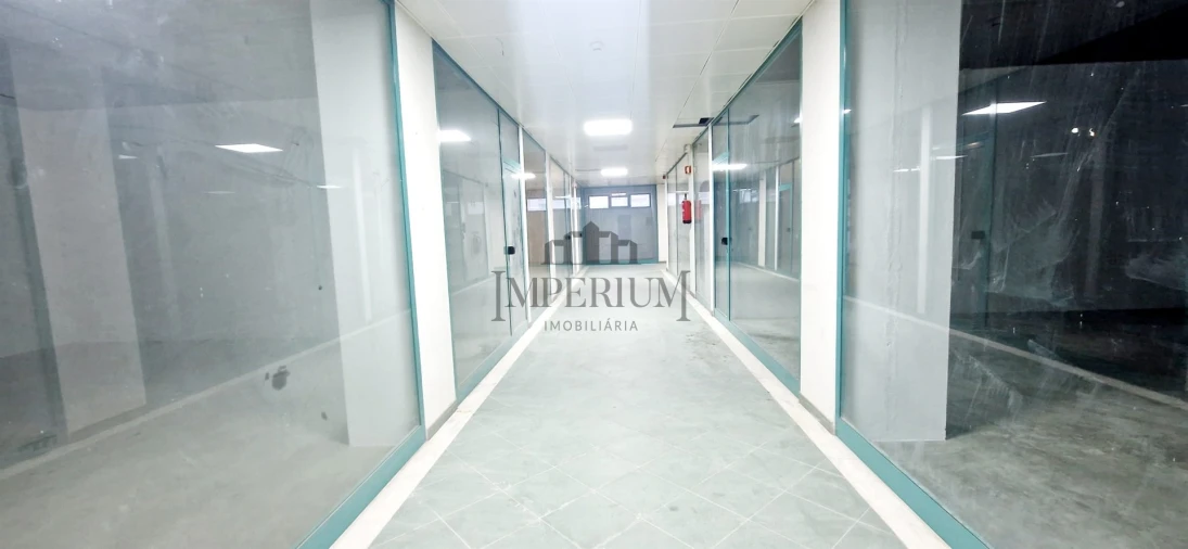 Loja para Arrendamento em Carregado e Cadafais Foto 5