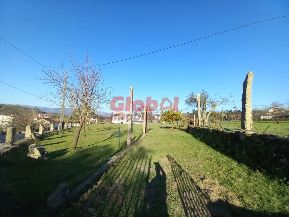 Terreno para Venda em São Vicente de Lafões Foto 1