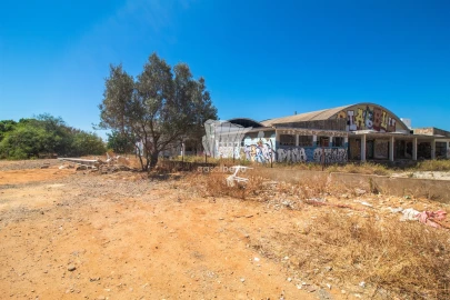 Terreno para Venda em Quelfes