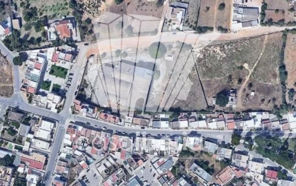 Terreno para Venda em Quelfes