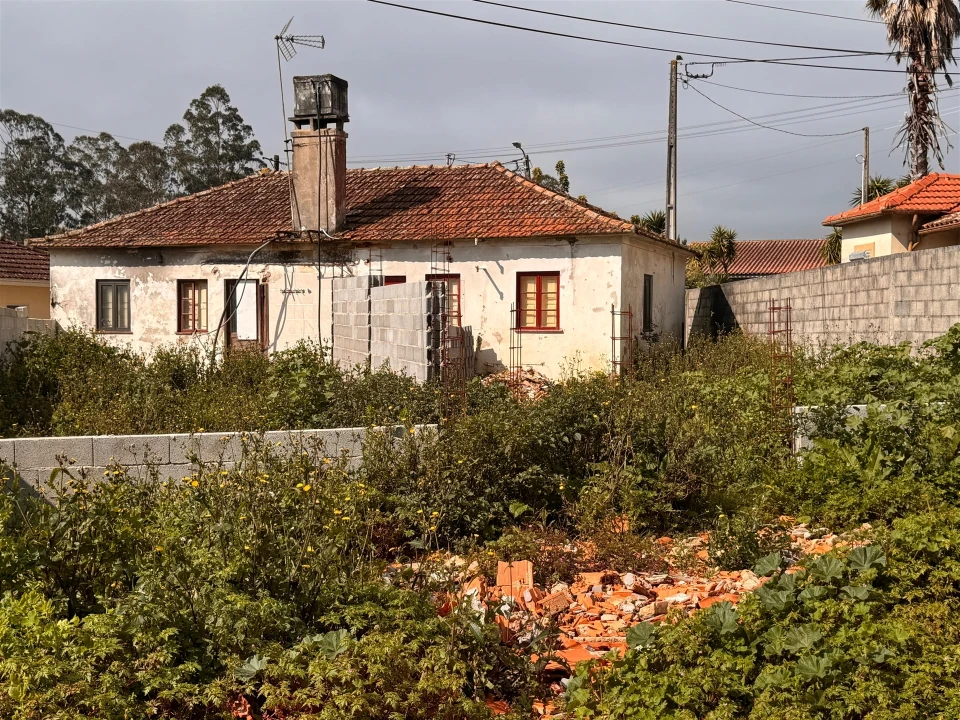 Moradia T0 para Venda em São Martinho da Gandara Foto 1
