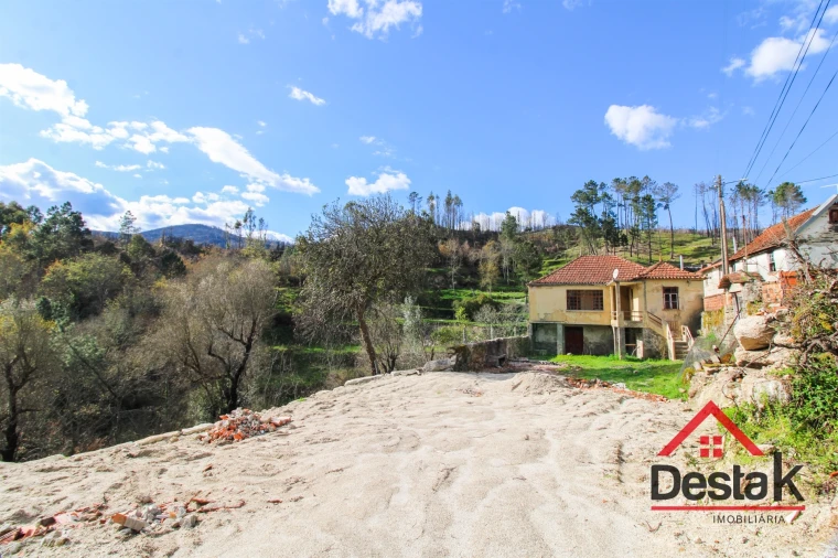 Moradia T4 para Venda em Sul Foto 5