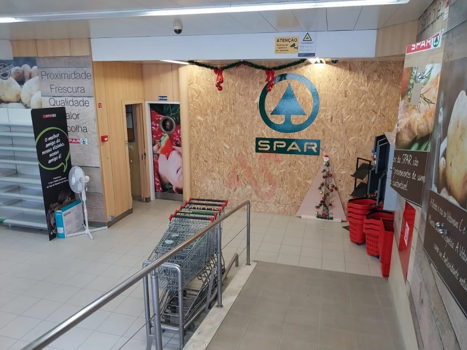 Loja para Arrendamento em Almada, Cova da Piedade, Pragal e Cacilhas Foto 3