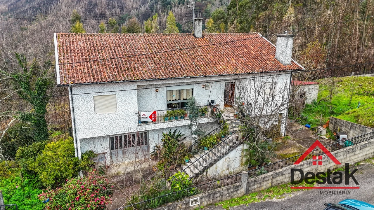 Moradia T5 para Venda em Cabril Foto 1