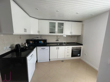 Moradia T9 para Venda em Ajuda
