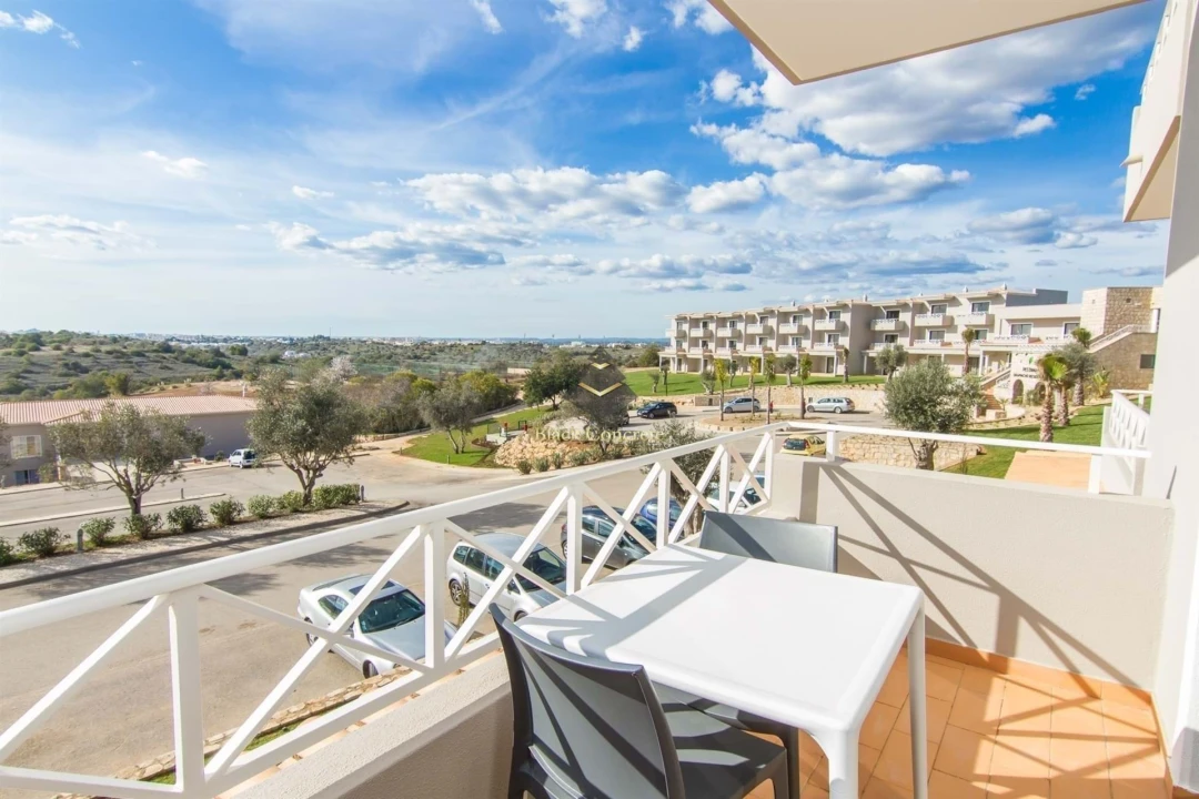 Apartamento T1 para Venda em Estômbar e Parchal Foto 2