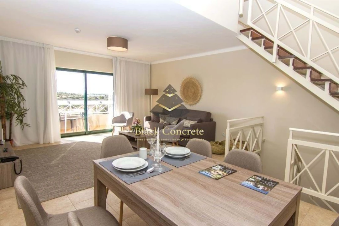 Apartamento T1 para Venda em Estômbar e Parchal Foto 4