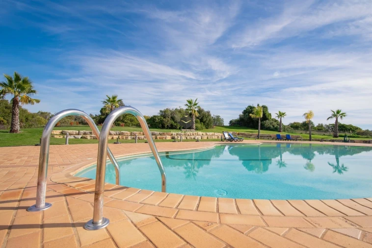 Apartamento T1 para Venda em Estômbar e Parchal Foto 1