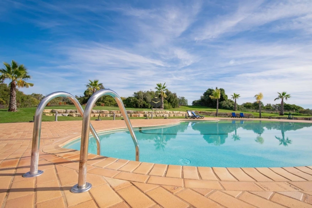 Apartamento T1 para Venda em Estômbar e Parchal Foto 1