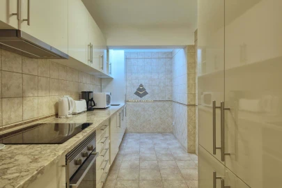Apartamento T1 para Venda em Estômbar e Parchal