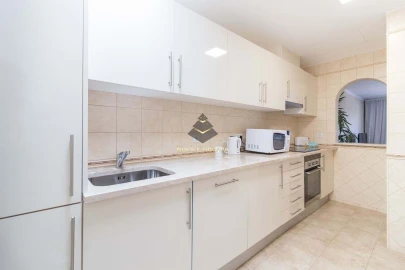 Apartamento T2 para Venda em Estômbar e Parchal