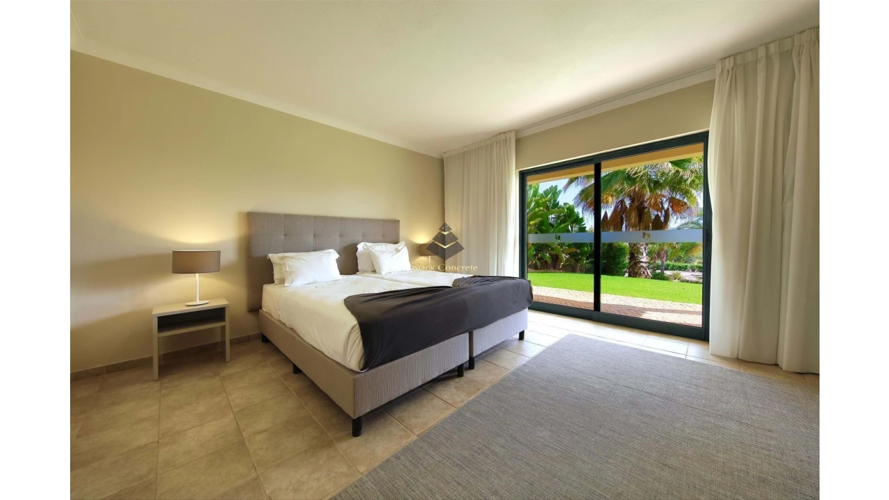 Apartamento T1 para Venda em Estômbar e Parchal Foto 9