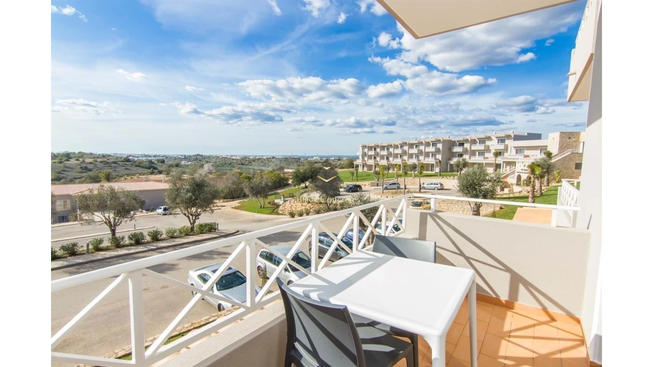 Apartamento T1 para Venda em Estômbar e Parchal Foto 2