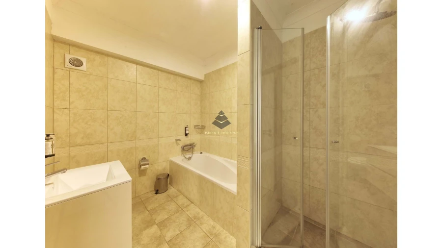 Apartamento T1 para Venda em Estômbar e Parchal Foto 12