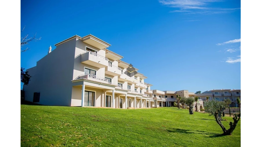 Apartamento T1 para Venda em Estômbar e Parchal Foto 14