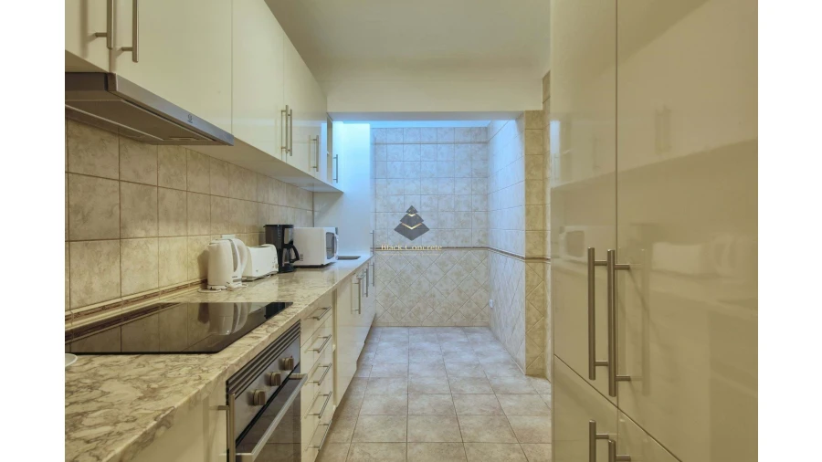 Apartamento T1 para Venda em Estômbar e Parchal Foto 11