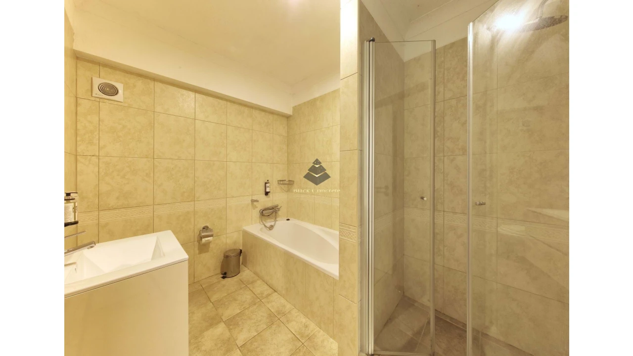 Apartamento T1 para Venda em Estômbar e Parchal Foto 12