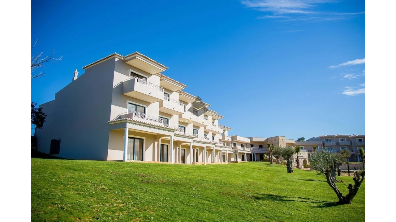 Apartamento T1 para Venda em Estômbar e Parchal Foto 14