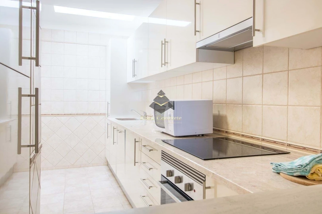 Apartamento T2 para Venda em Estômbar e Parchal Foto 6