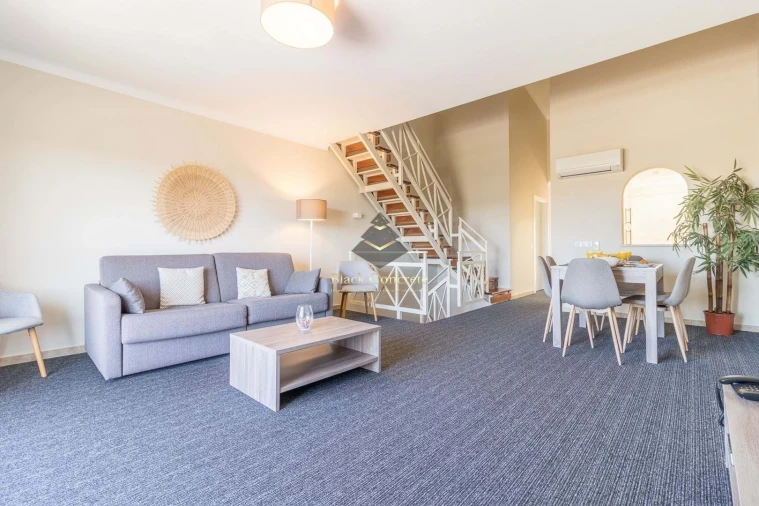 Apartamento T2 para Venda em Estômbar e Parchal Foto 9