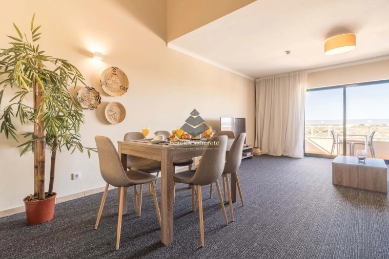Apartamento T2 para Venda em Estômbar e Parchal Foto 10