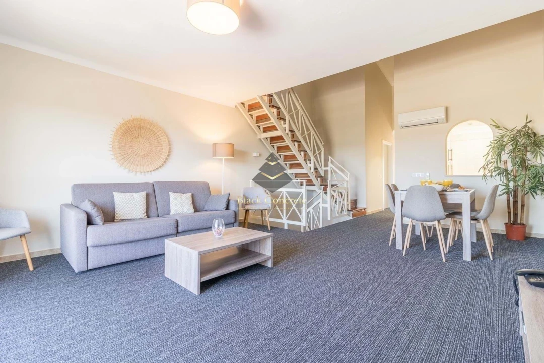 Apartamento T2 para Venda em Estômbar e Parchal Foto 9