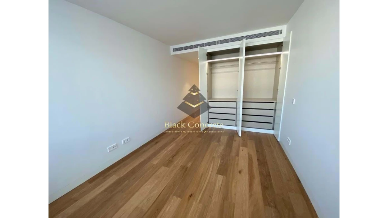 Apartamento T5 para Venda em Misericórdia Foto 8