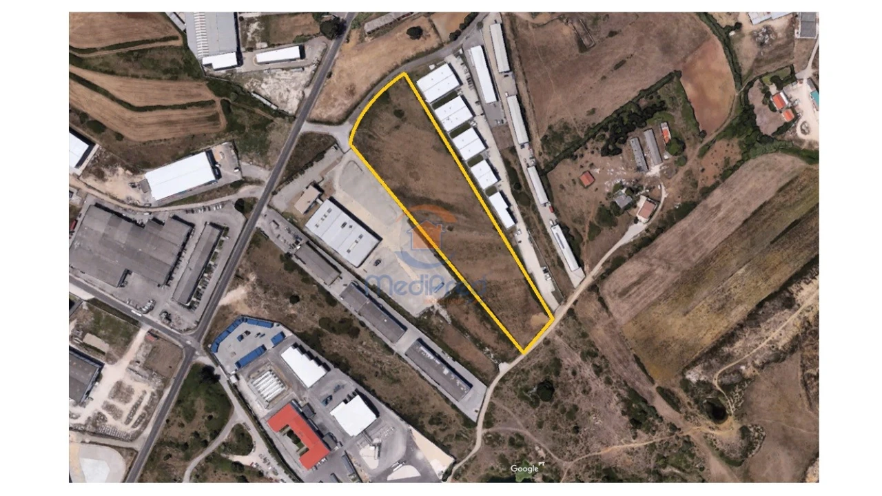 Terreno Comércio / Armazém para Venda em Santa Maria e São Miguel, São Martinho, São Pedro Penaferrim Foto 2