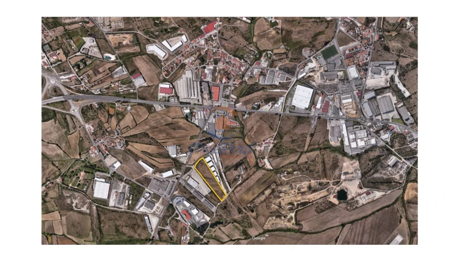 Terreno Comércio / Armazém para Venda em Santa Maria e São Miguel, São Martinho, São Pedro Penaferrim Foto 1