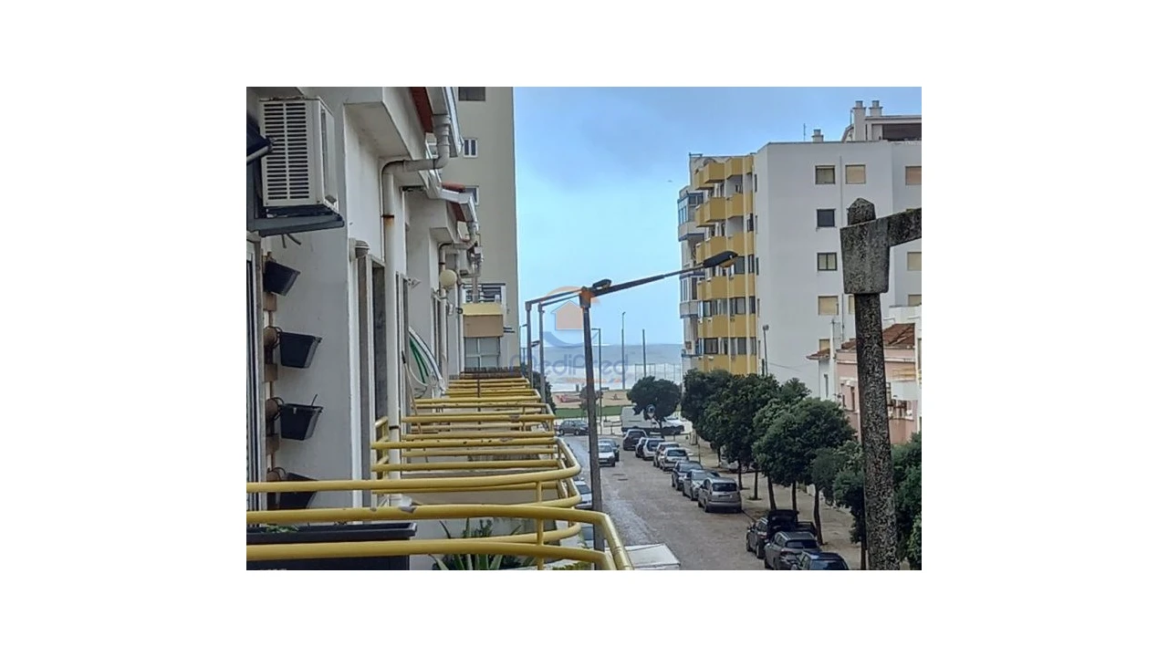 Apartamento T3 para Venda em Costa da Caparica Foto 2