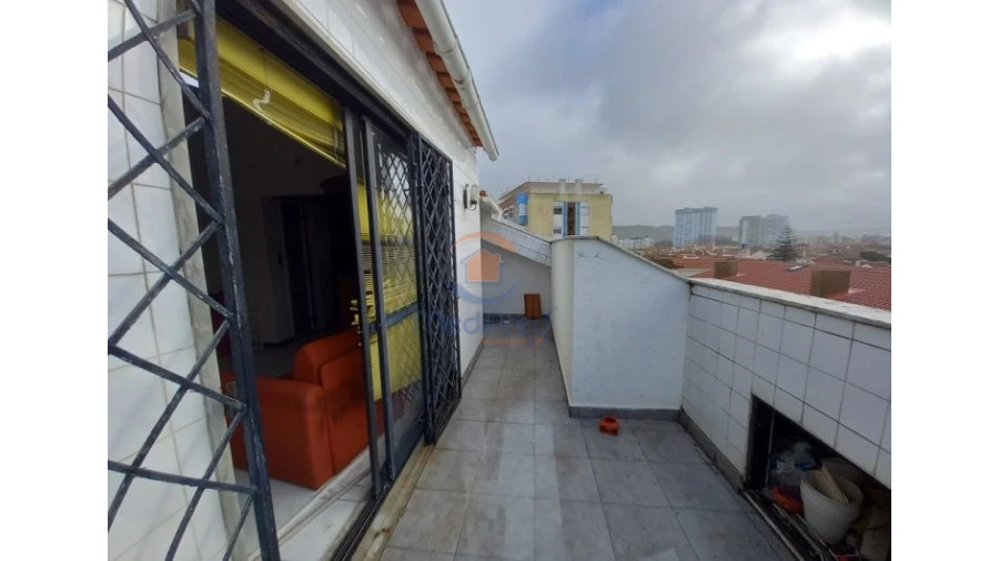 Apartamento T3 para Venda em Costa da Caparica Foto 26
