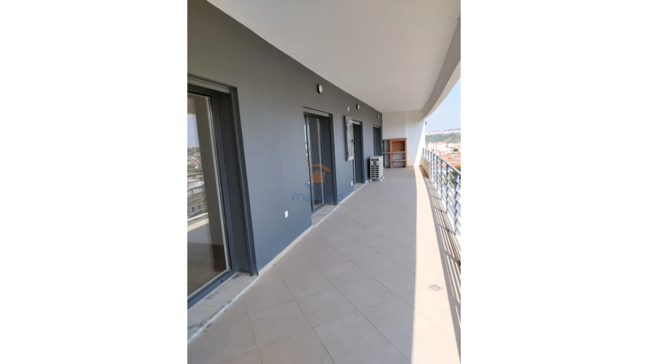 Apartamento T4 para Venda em Odivelas Foto 7