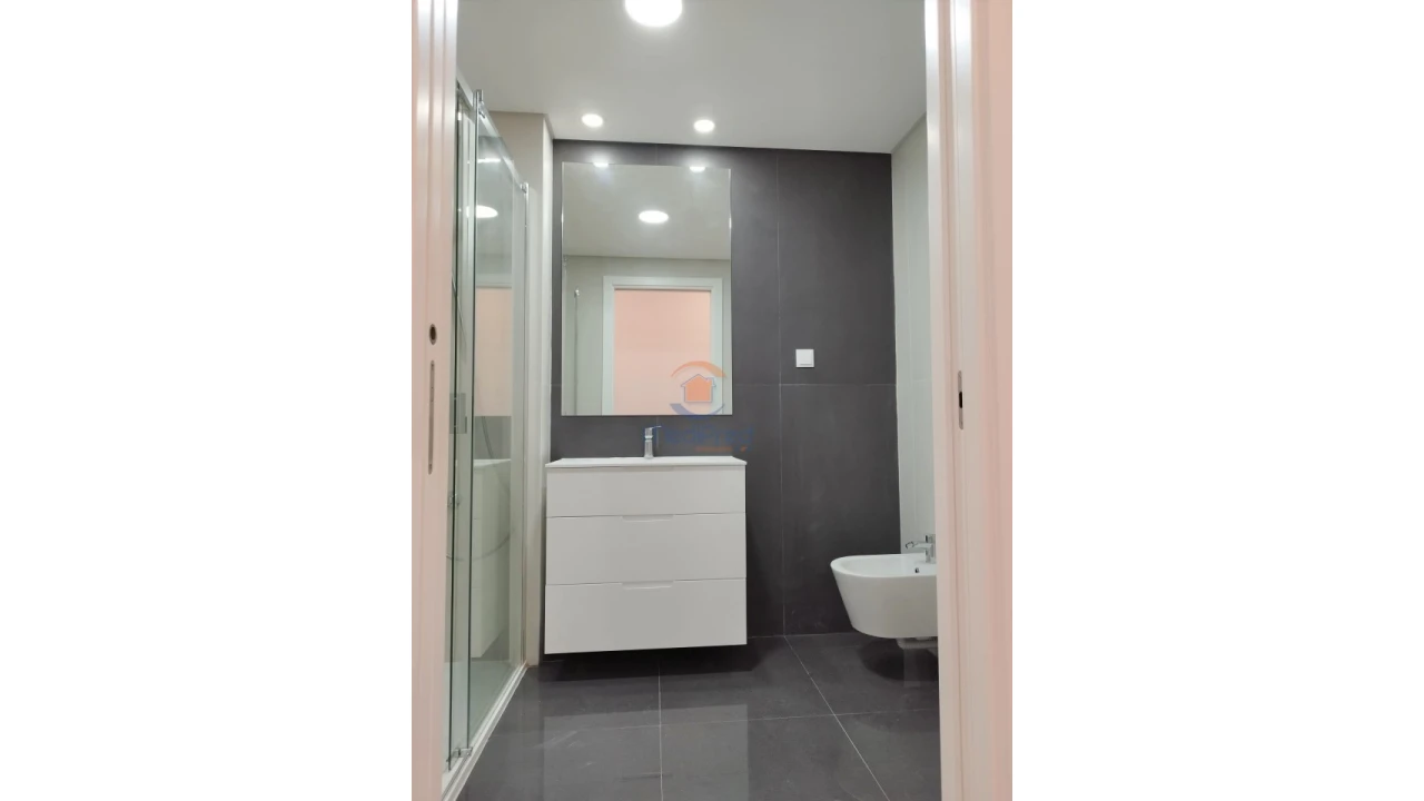 Apartamento T4 para Venda em Odivelas Foto 27