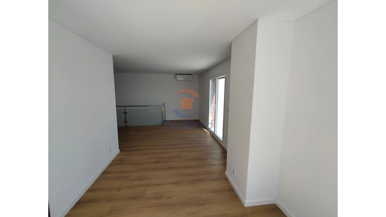 Apartamento T4 para Venda em Odivelas Foto 33
