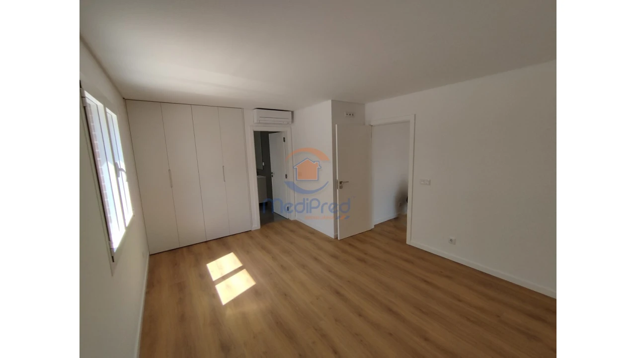 Apartamento T4 para Venda em Odivelas Foto 36