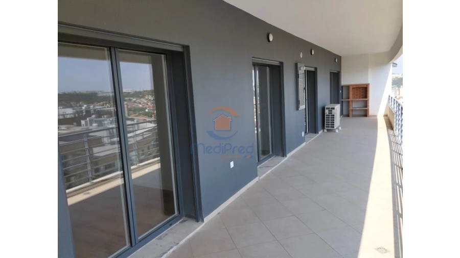 Apartamento T4 para Venda em Odivelas Foto 6