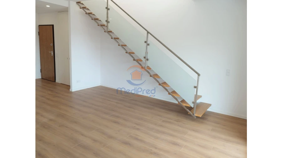 Apartamento T4 para Venda em Odivelas Foto 29