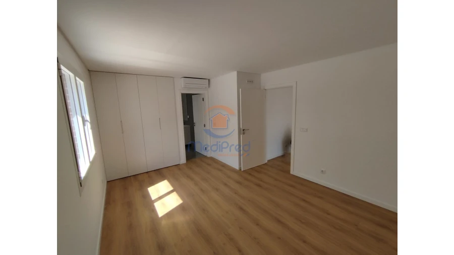 Apartamento T4 para Venda em Odivelas Foto 36
