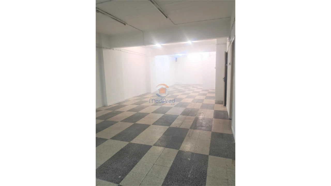 Loja para Venda em Pontinha e Famões Foto 4