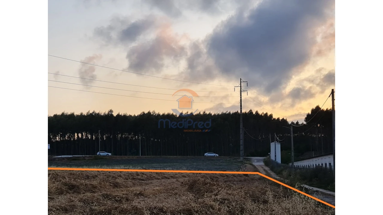 Terreno Comércio / Armazém para Venda em Campelos e Outeiro da Cabeça Foto 2