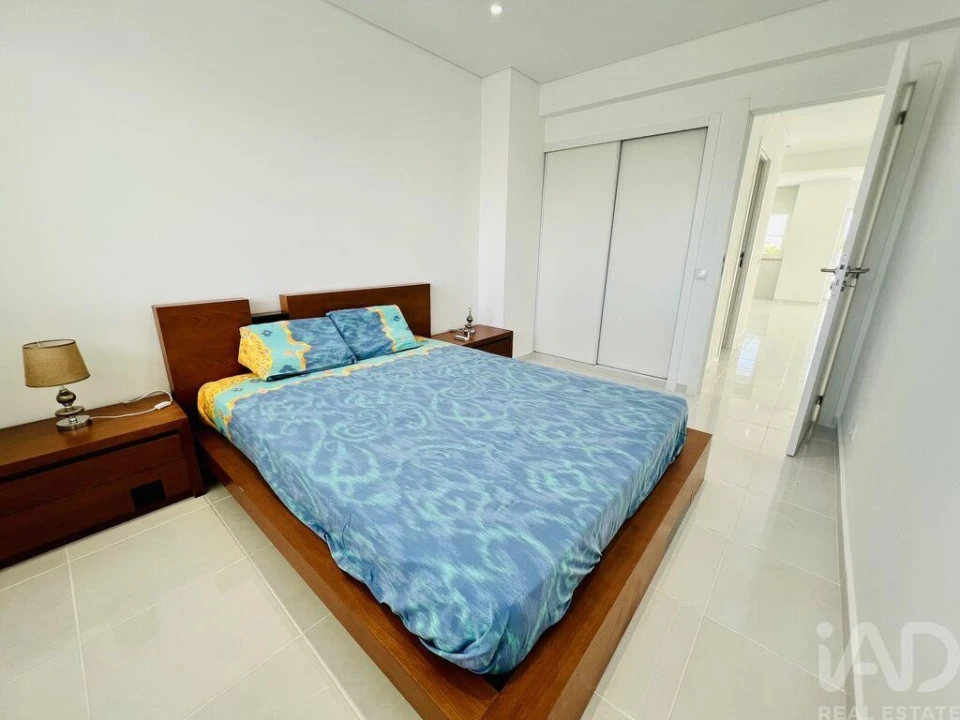Apartamento T2 para Venda em Quarteira Foto 8