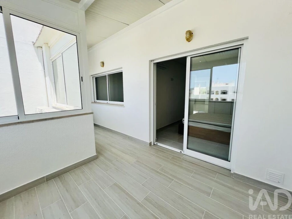 Apartamento T2 para Venda em Quarteira Foto 11